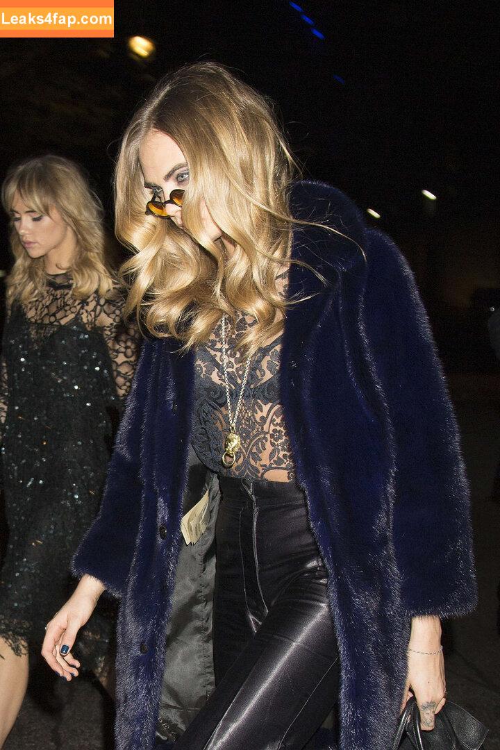 Cara Delevingne / CaraDelevingneOfficialPage / caradelevingne / https: слитое фото фото #1755
