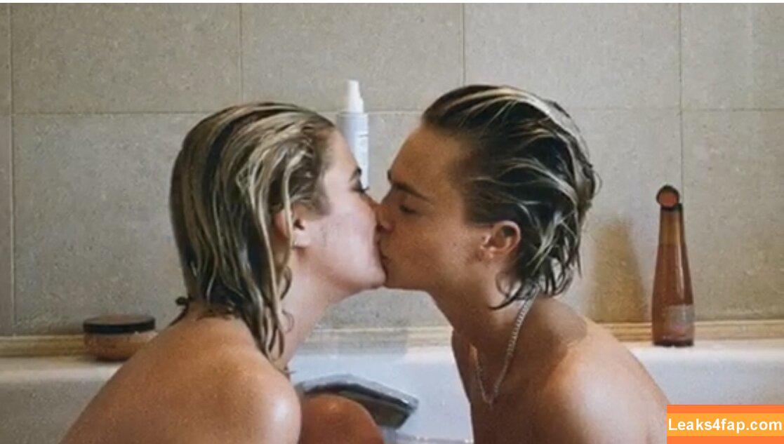 Cara Delevingne / caradelevingne leaked photo photo #1907