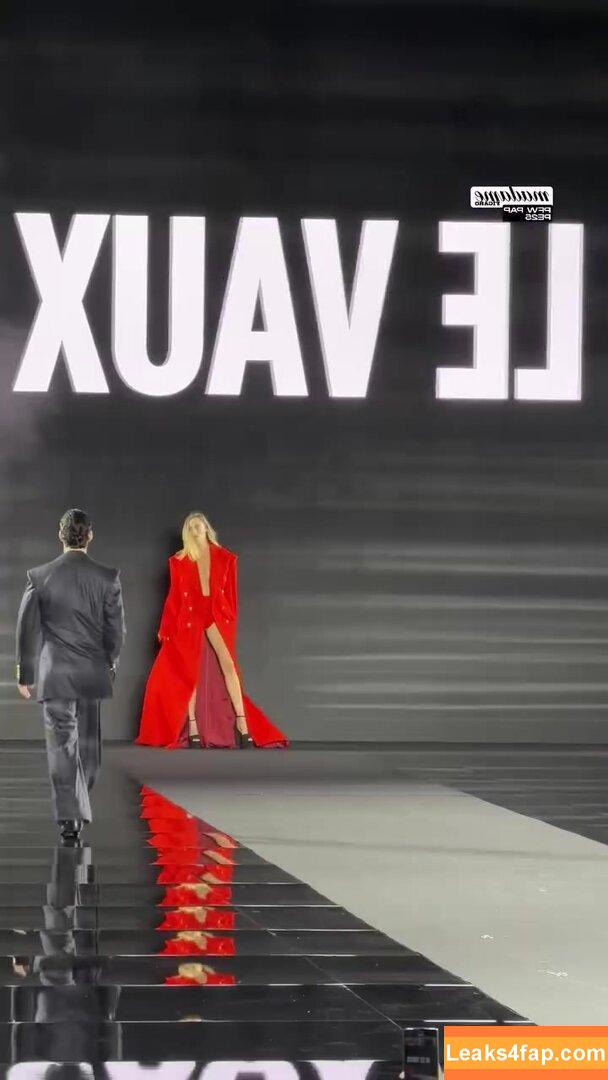 Cara Delevingne / caradelevingne leaked photo photo #1989