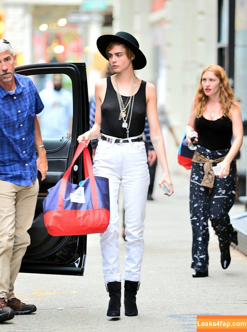 Cara Delevingne / caradelevingne leaked photo photo #2330