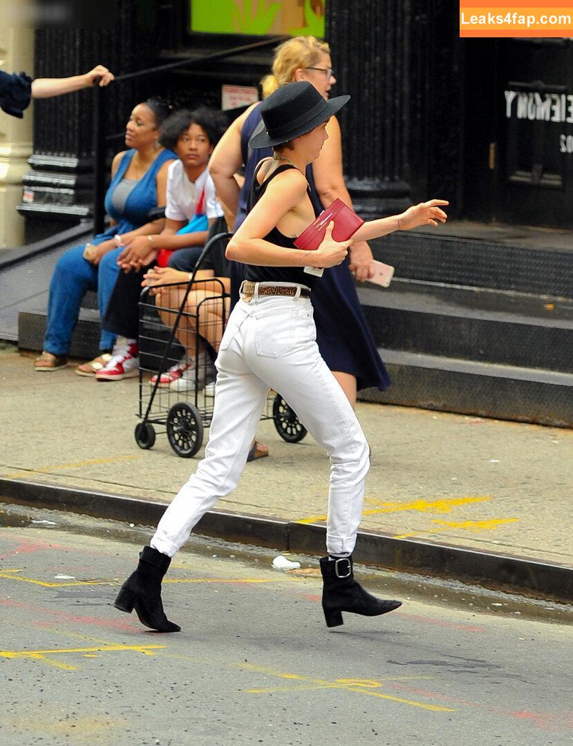 Cara Delevingne / caradelevingne leaked photo photo #2332