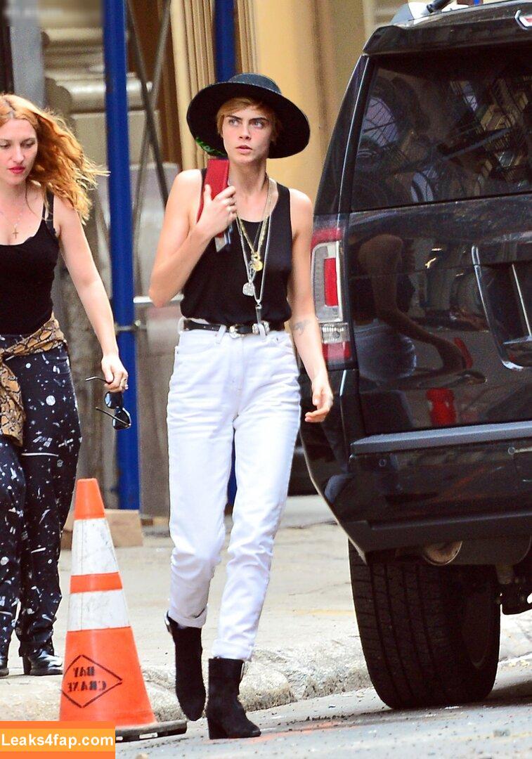 Cara Delevingne / caradelevingne leaked photo photo #2333