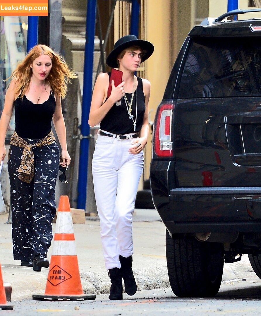 Cara Delevingne / caradelevingne leaked photo photo #2334
