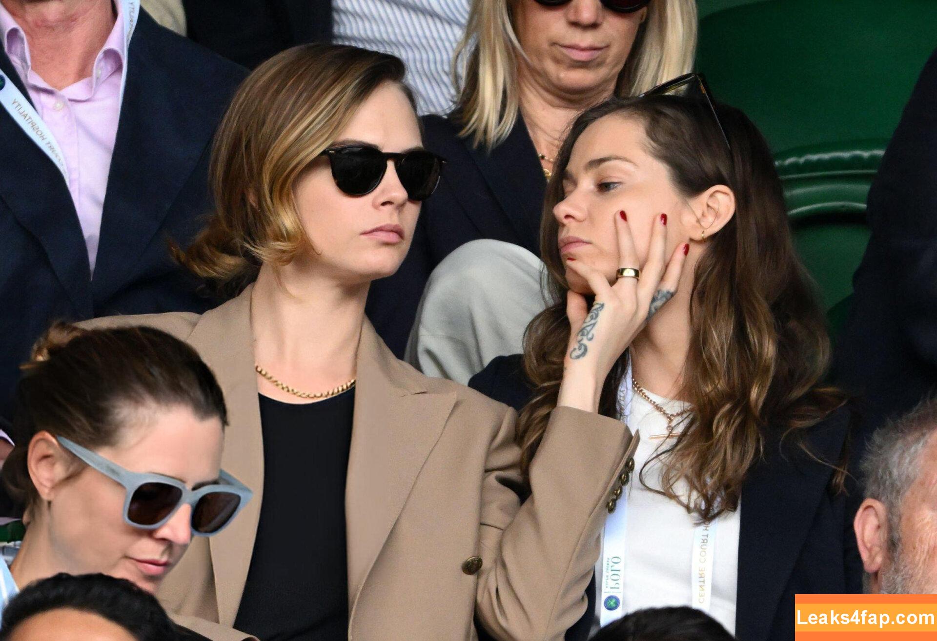 Cara Delevingne / caradelevingne leaked photo photo #2355
