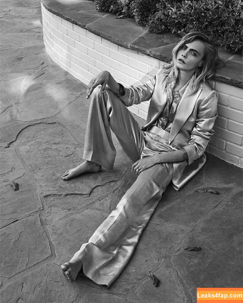 Cara Delevingne / CaraDelevingneOfficialPage / caradelevingne leaked photo photo #2400