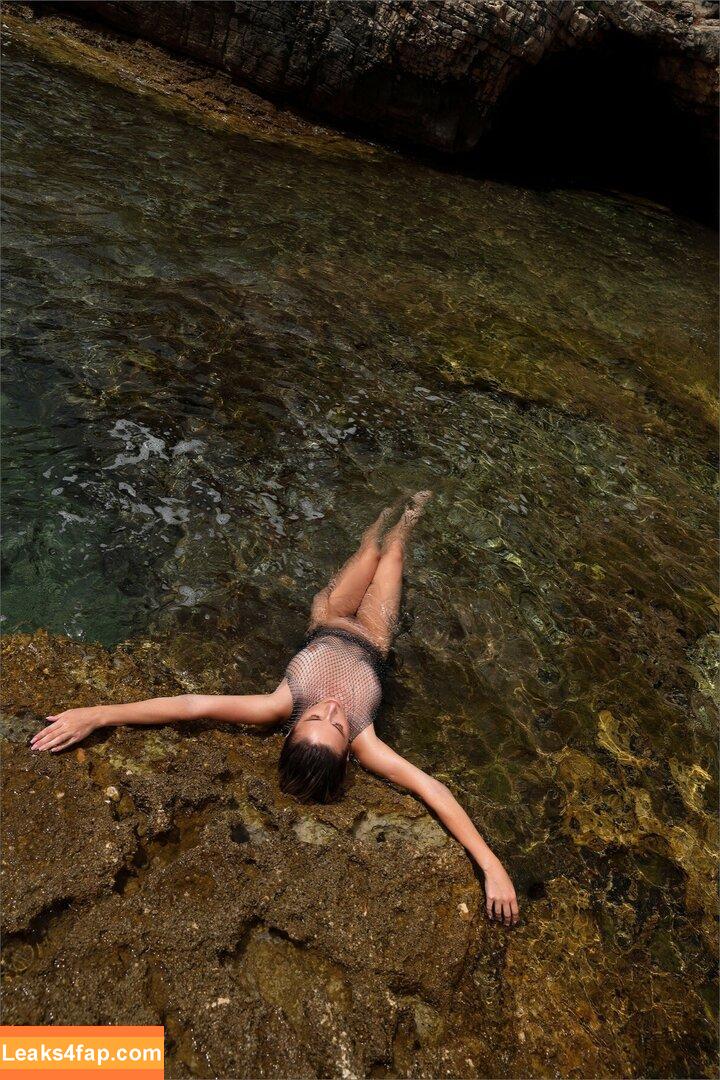 Cara Mell / im_your_supergirl / your_supergirl leaked photo photo #0544