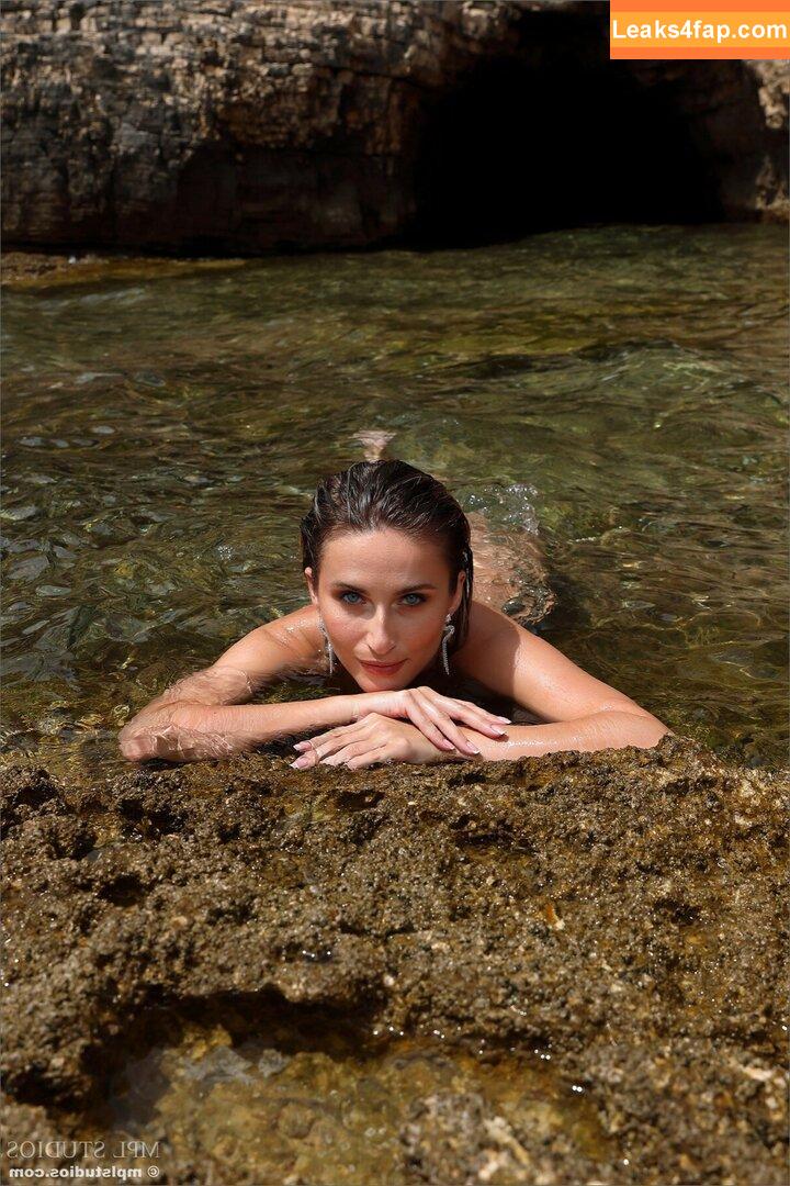 Cara Mell / im_your_supergirl / your_supergirl leaked photo photo #0549