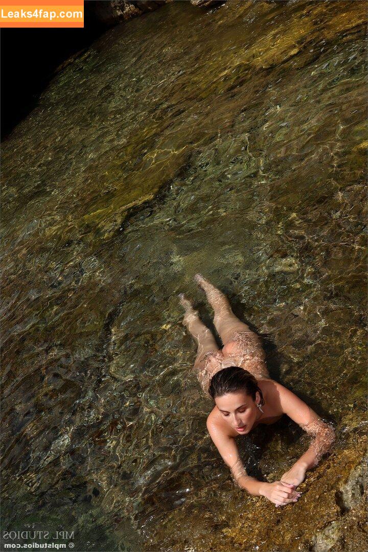 Cara Mell / im_your_supergirl / your_supergirl leaked photo photo #0550