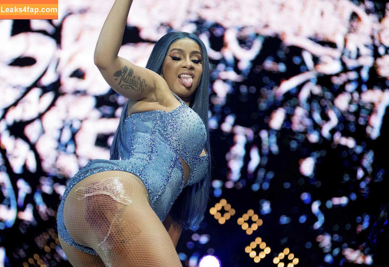 Cardi B / https: / iamcardib leaked photo photo #0004