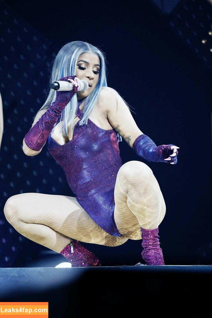 Cardi B / https: / iamcardib leaked photo photo #0013