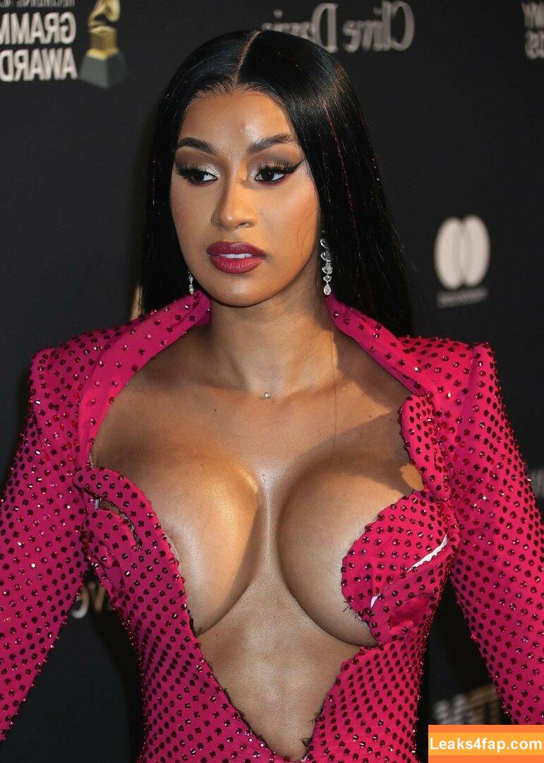 Cardi B / https: / iamcardib leaked photo photo #0023