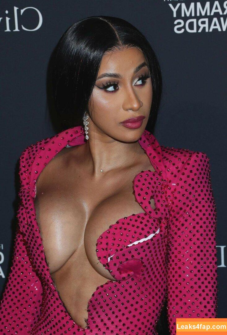 Cardi B / https: / iamcardib leaked photo photo #0033