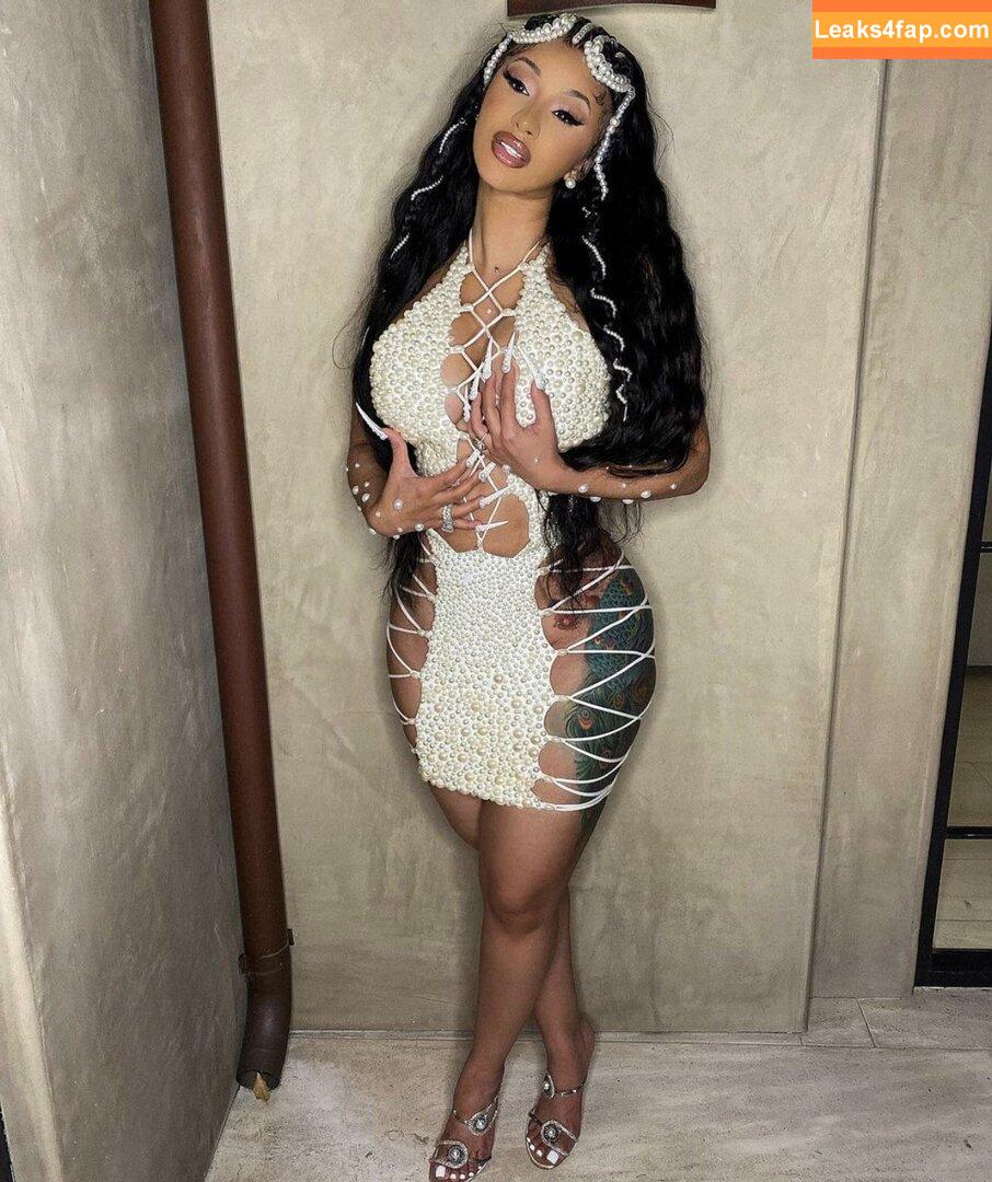 Cardi B / https: / iamcardib leaked photo photo #0050