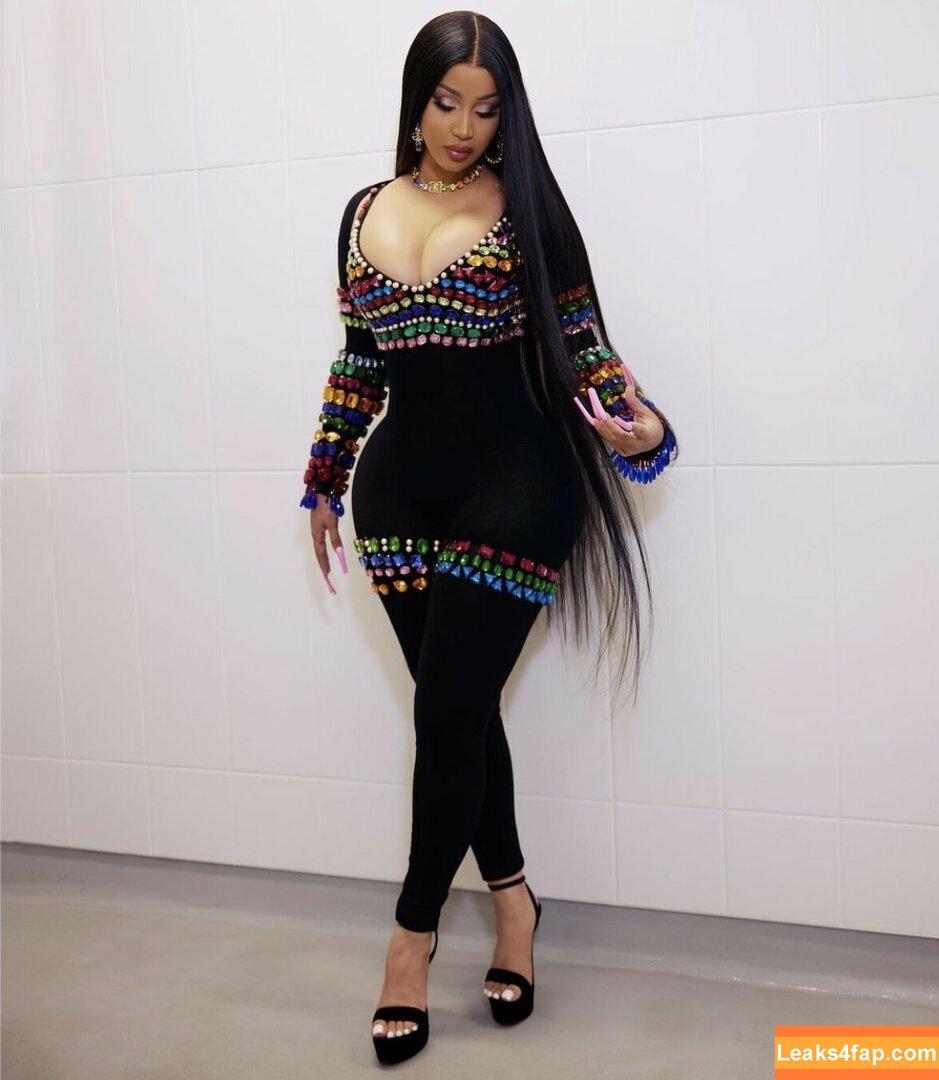 Cardi B / https: / iamcardib leaked photo photo #0051