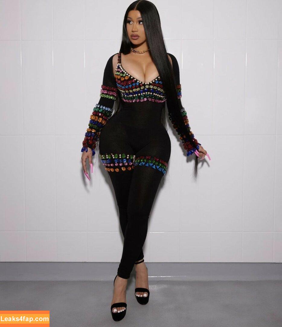 Cardi B / https: / iamcardib leaked photo photo #0052