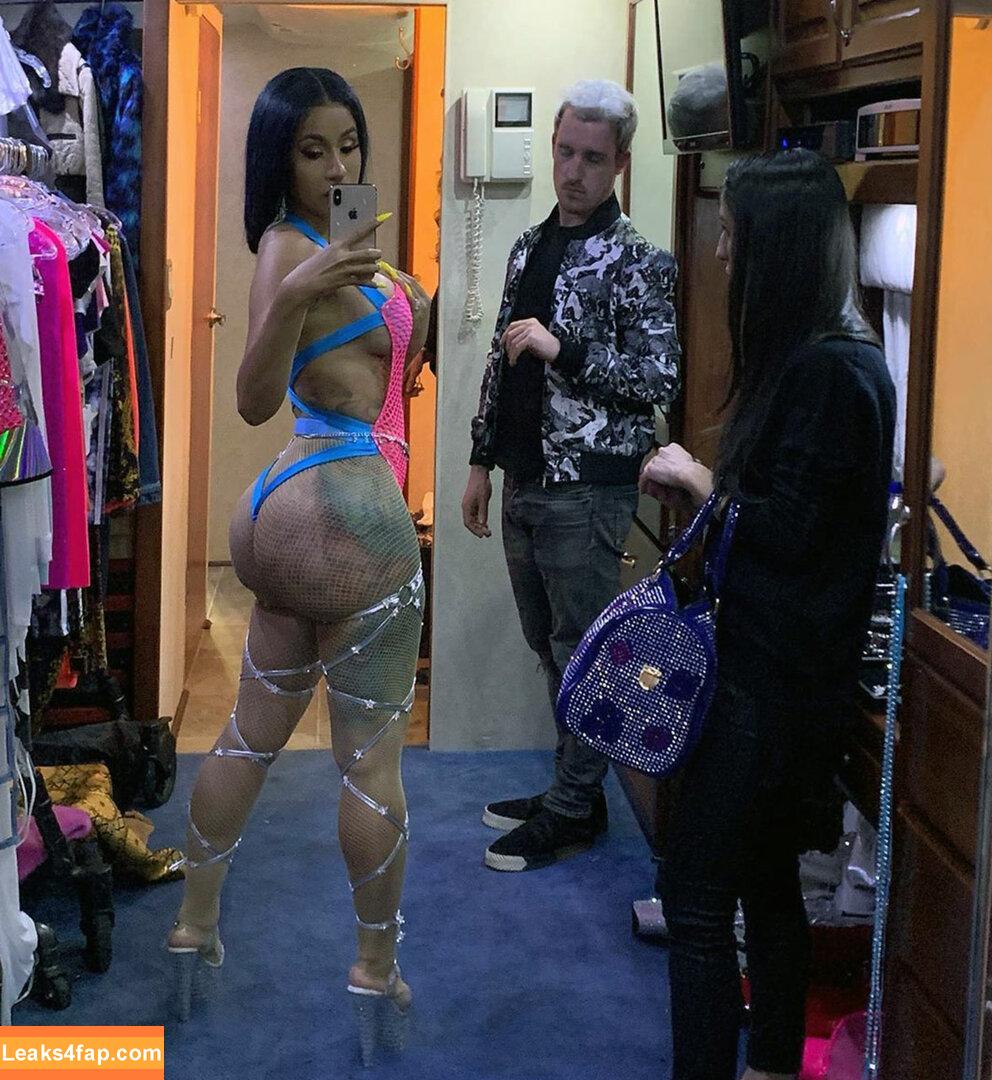 Cardi B / https: / iamcardib leaked photo photo #0067