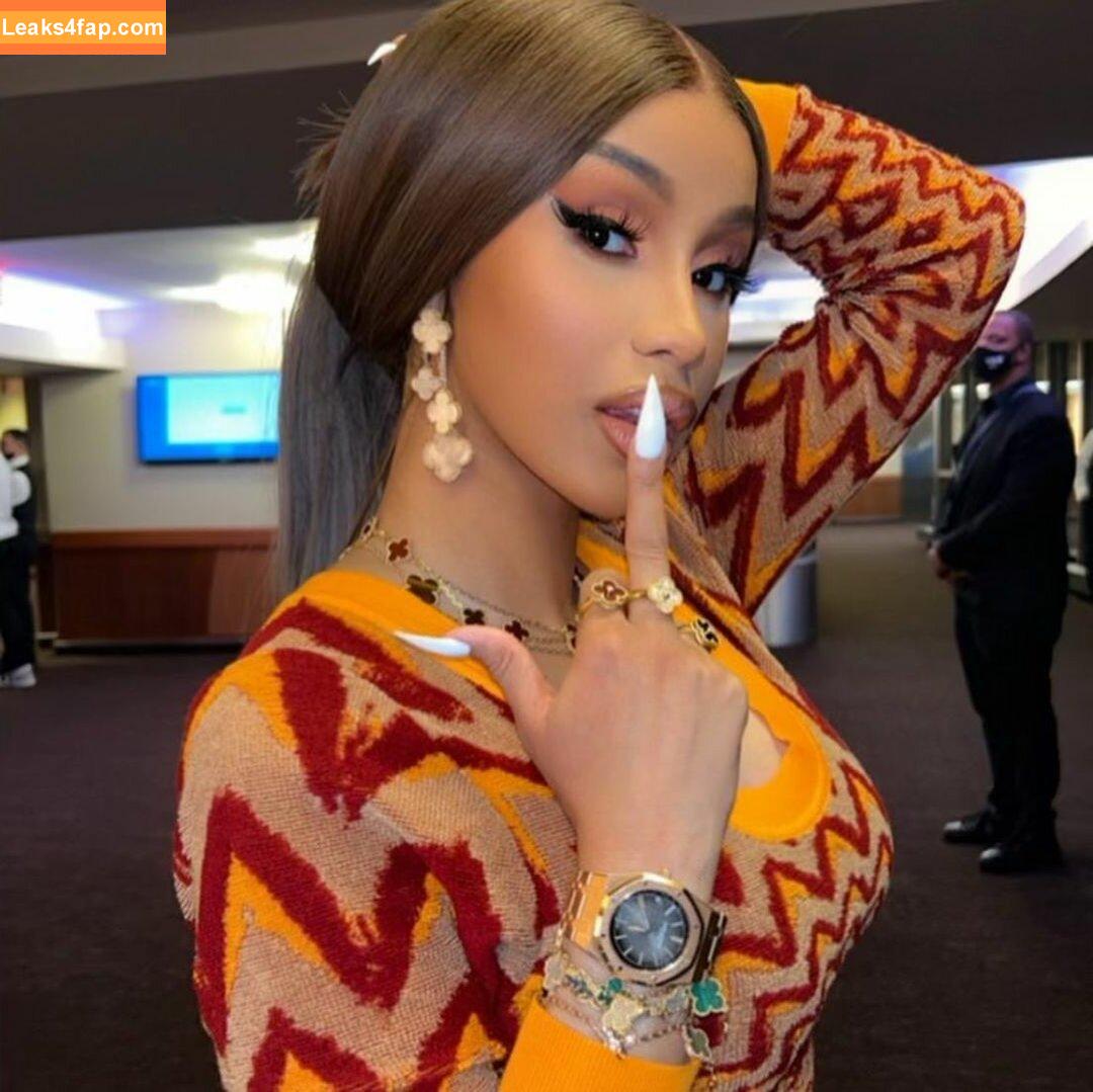 Cardi B / https: / iamcardib leaked photo photo #0093