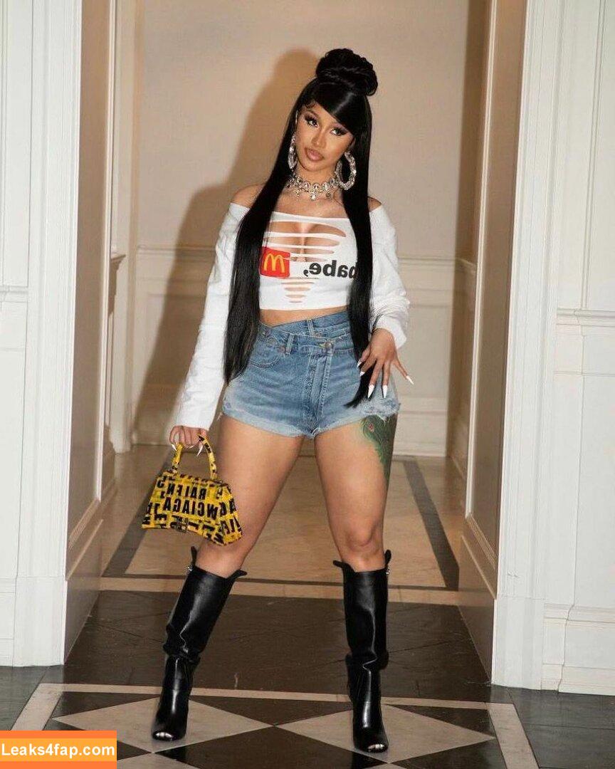 Cardi B / https: / iamcardib leaked photo photo #0100