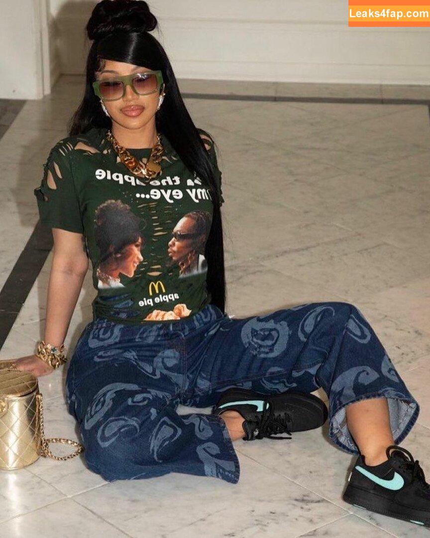 Cardi B / https: / iamcardib leaked photo photo #0101