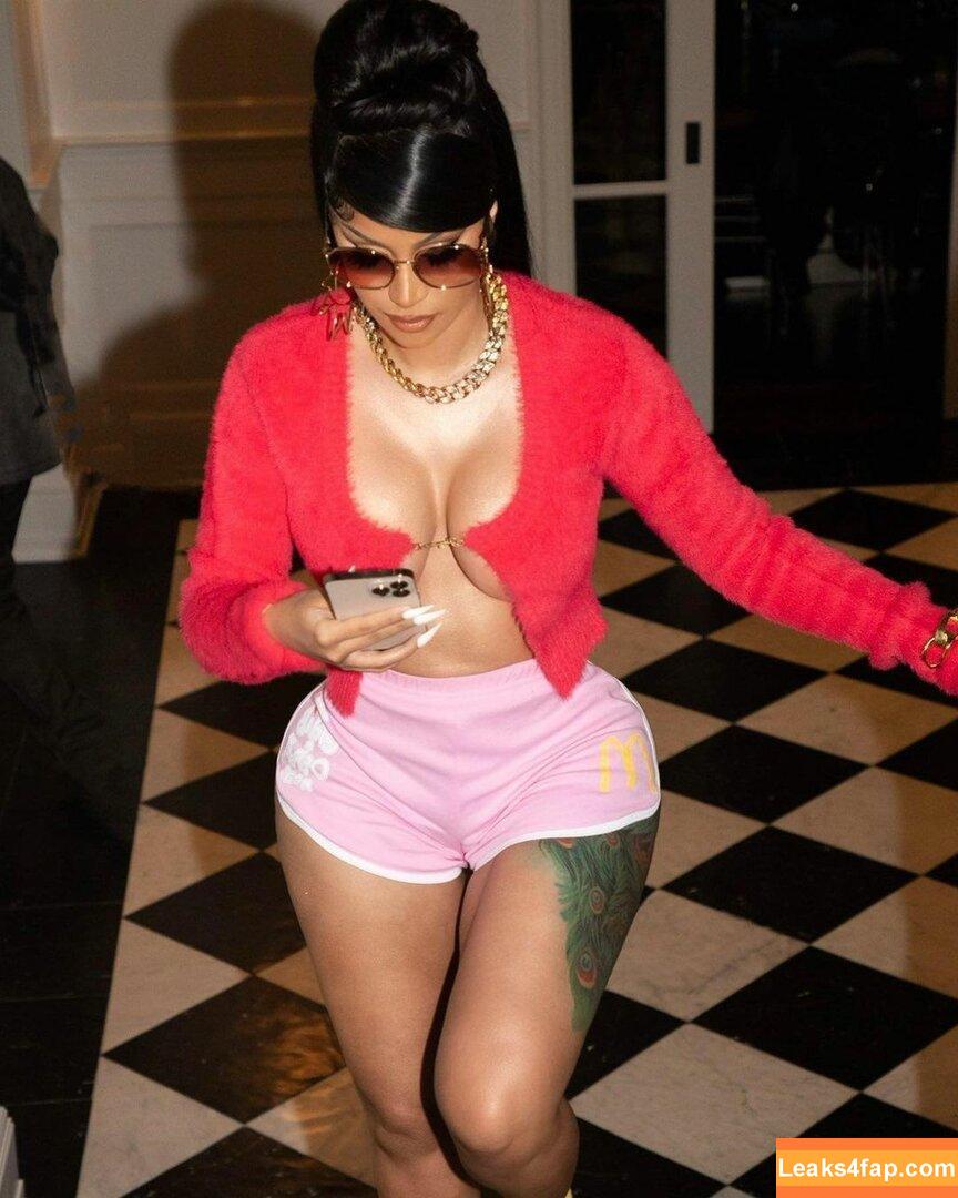 Cardi B / https: / iamcardib leaked photo photo #0102