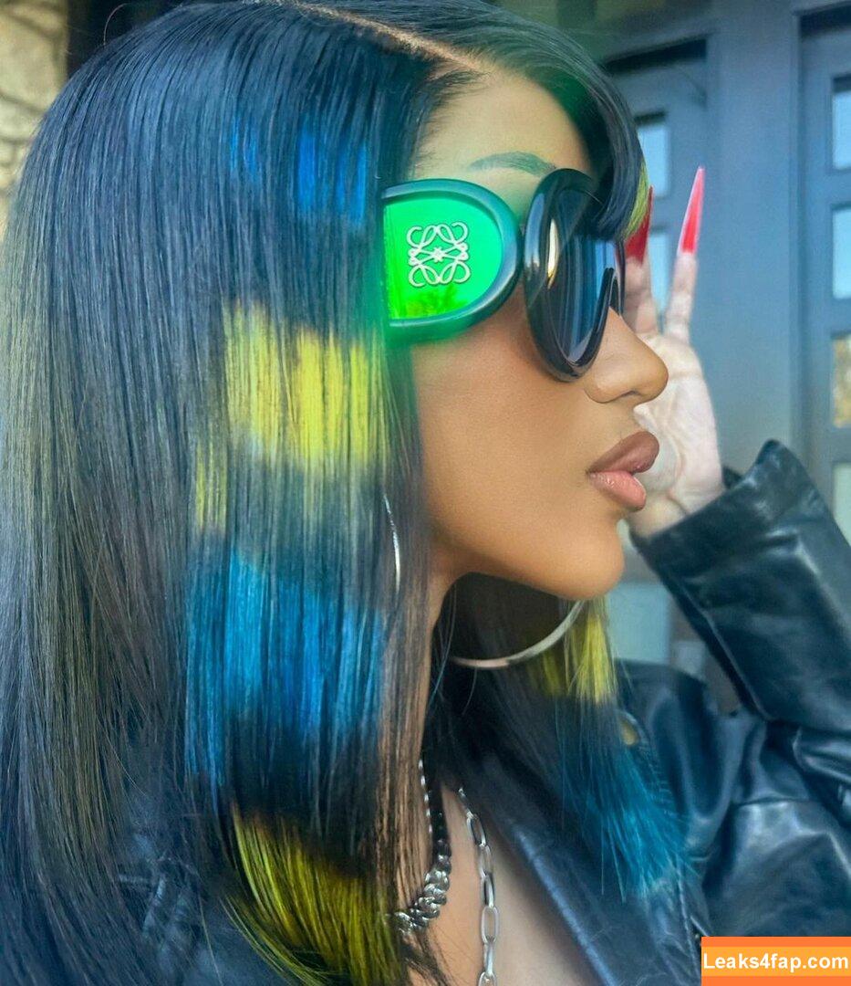 Cardi B / https: / iamcardib leaked photo photo #0120