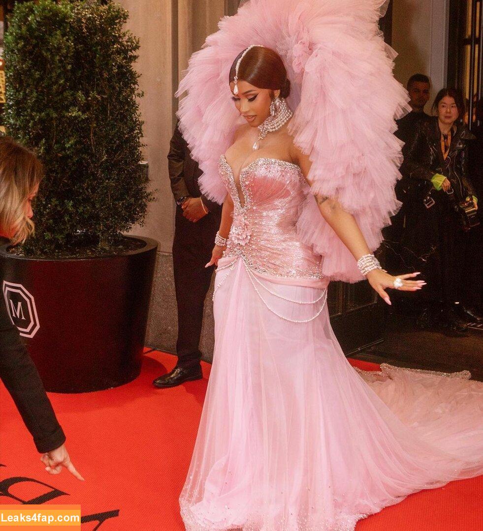 Cardi B / https: / iamcardib leaked photo photo #0130