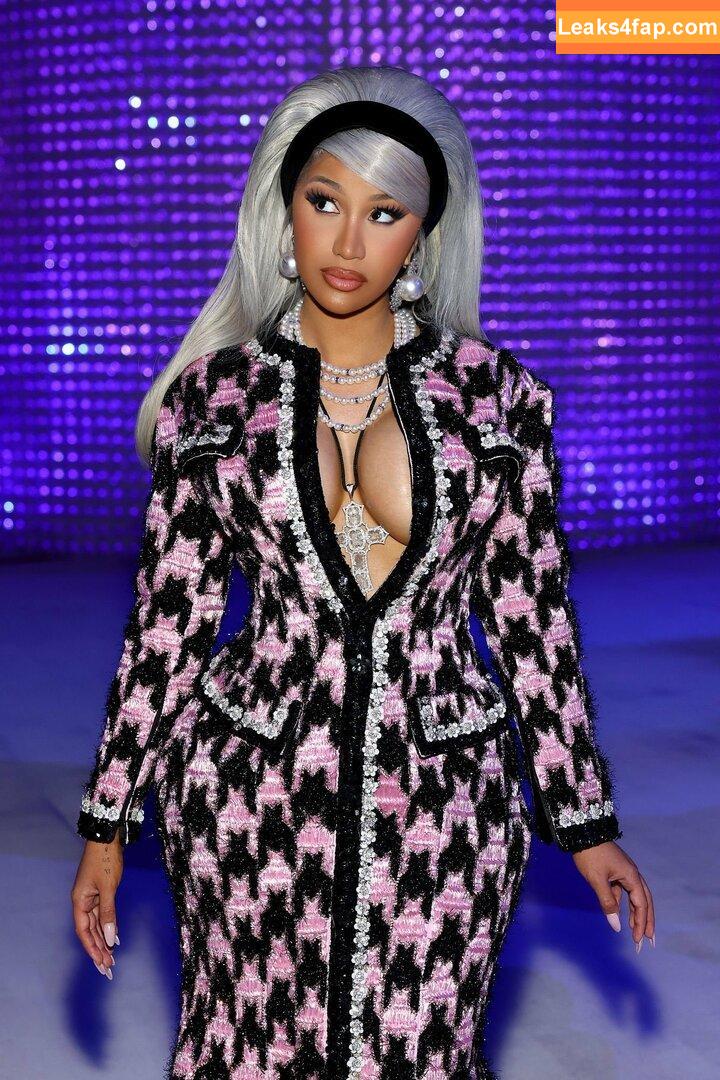 Cardi B / https: / iamcardib leaked photo photo #0136