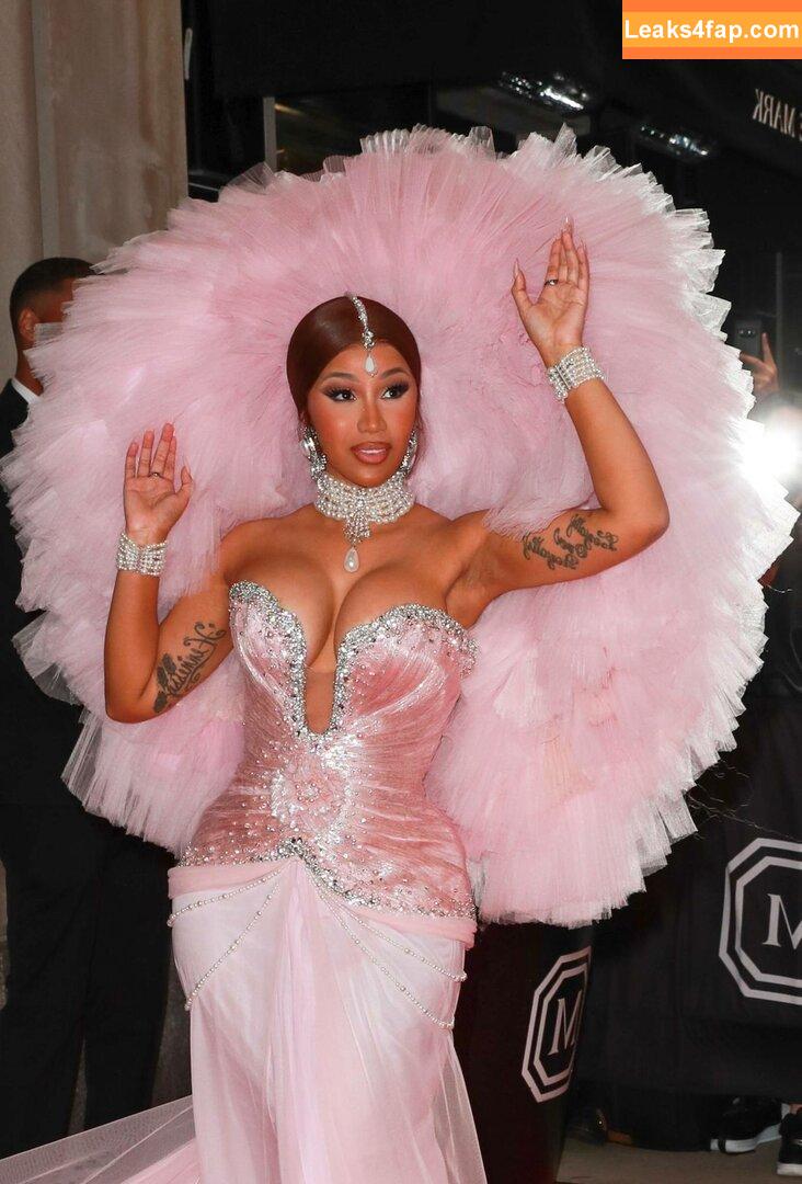 Cardi B / https: / iamcardib leaked photo photo #0142