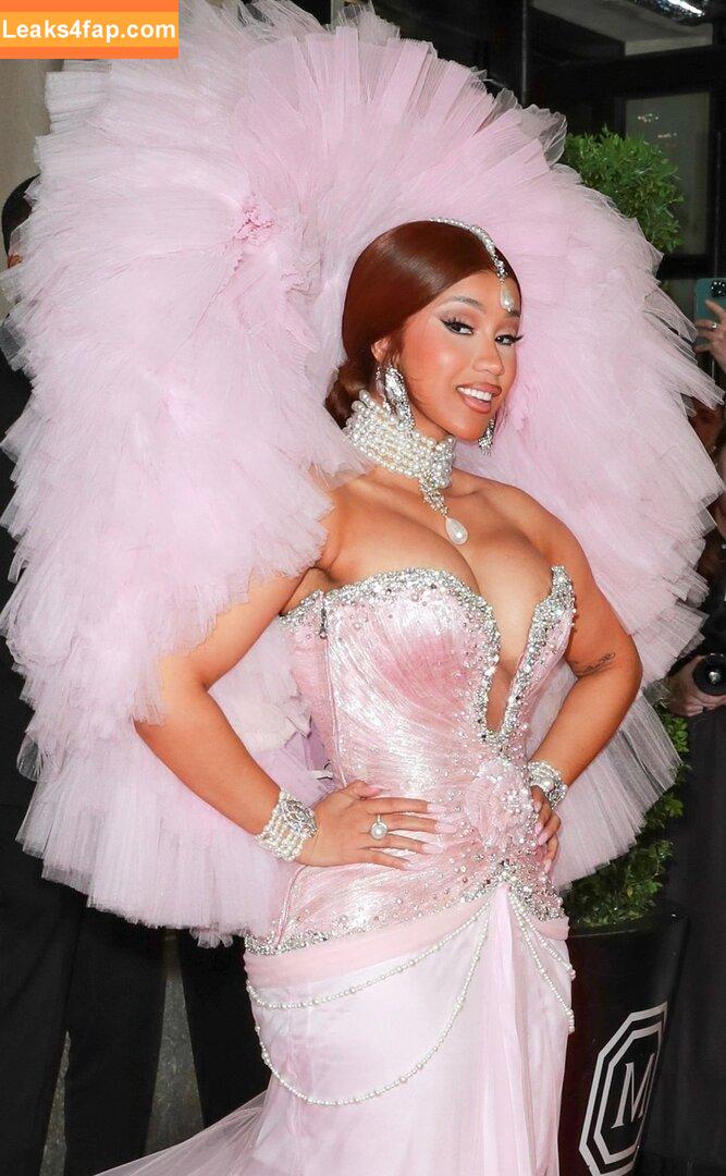Cardi B / https: / iamcardib leaked photo photo #0144