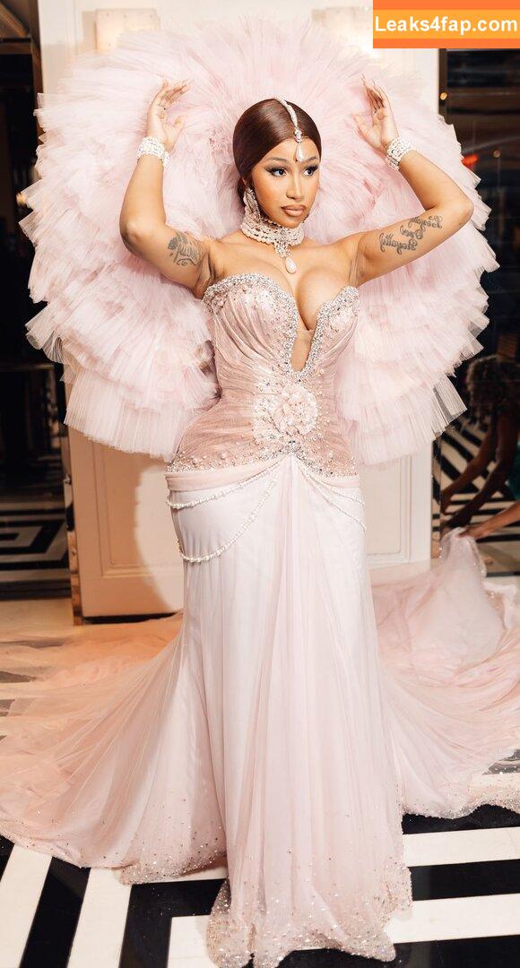 Cardi B / https: / iamcardib leaked photo photo #0145