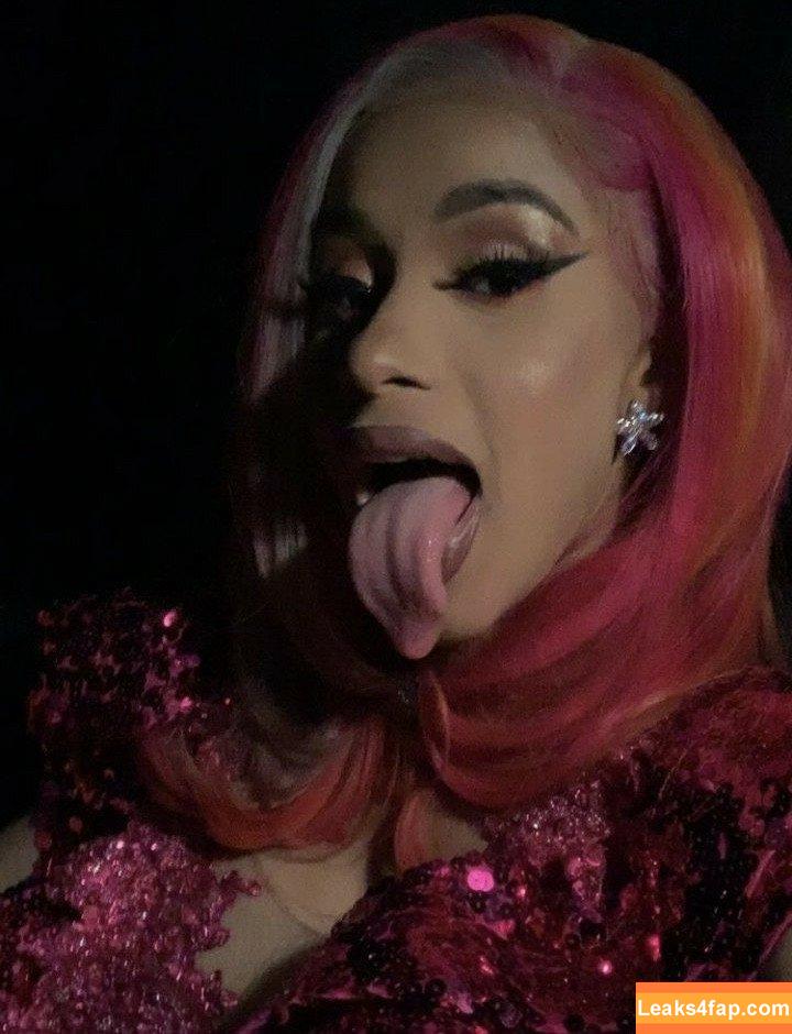 Cardi B / https: / iamcardib leaked photo photo #0158