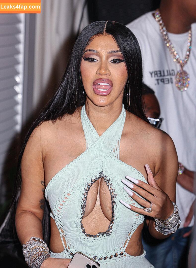 Cardi B / https: / iamcardib leaked photo photo #0166