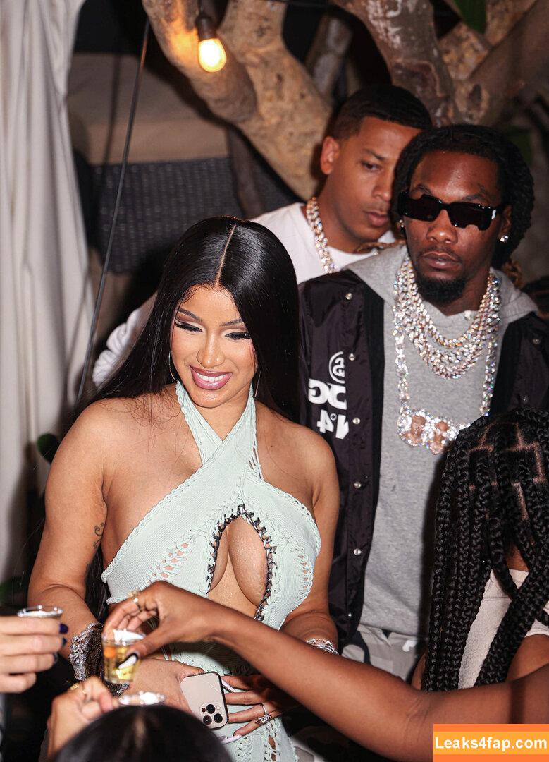 Cardi B / https: / iamcardib leaked photo photo #0171
