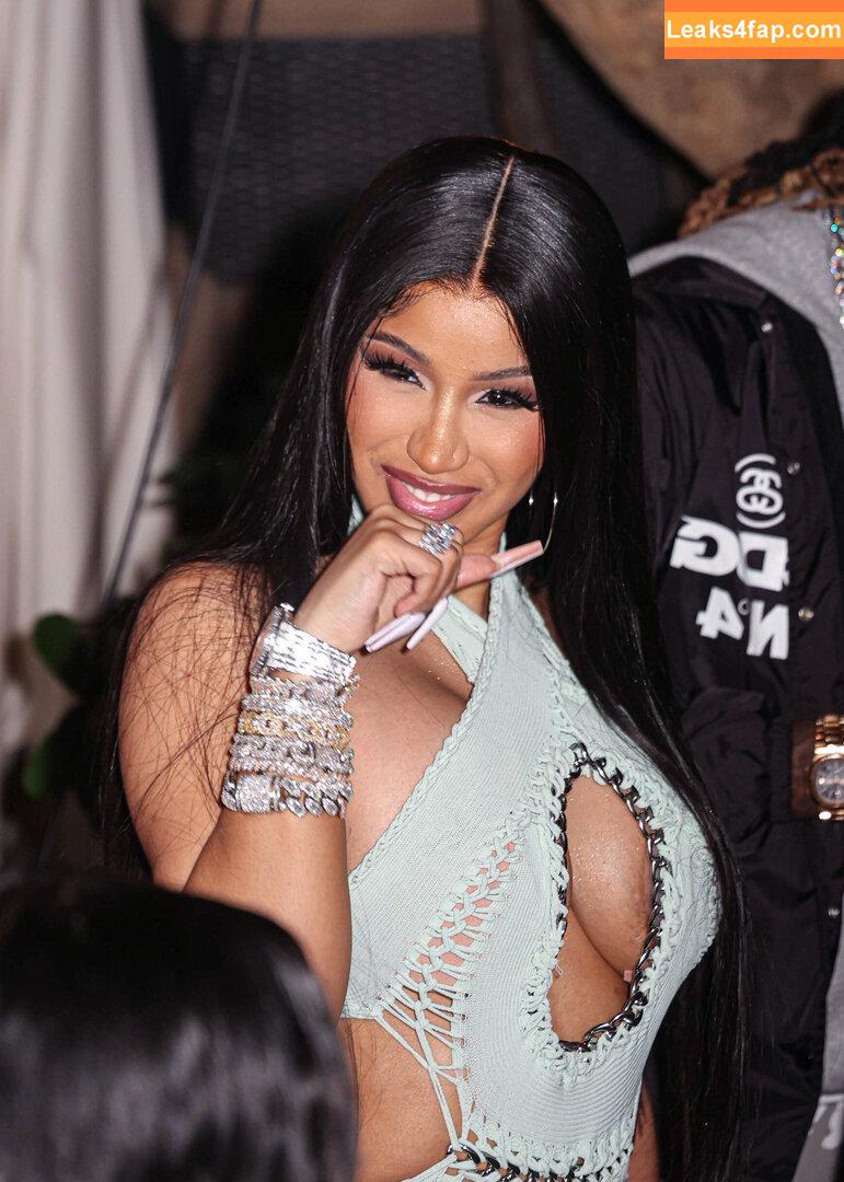 Cardi B / https: / iamcardib leaked photo photo #0172