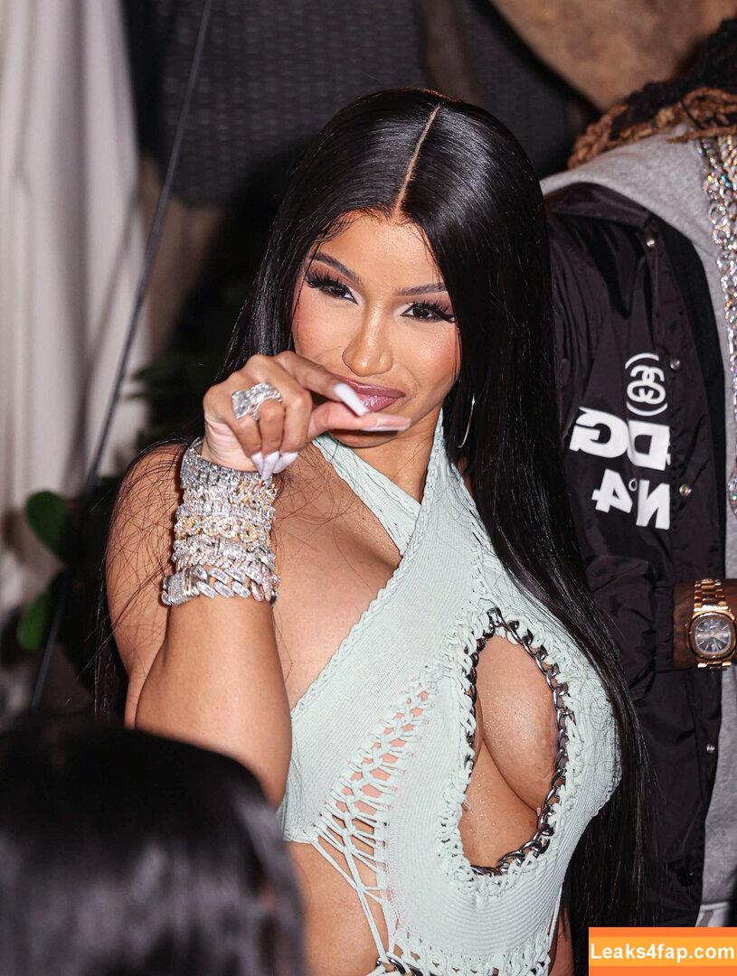 Cardi B / https: / iamcardib leaked photo photo #0173