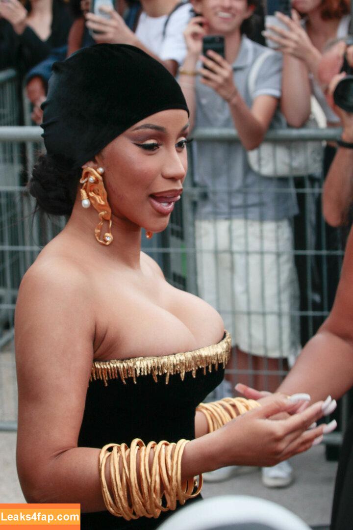 Cardi B / https: / iamcardib leaked photo photo #0200