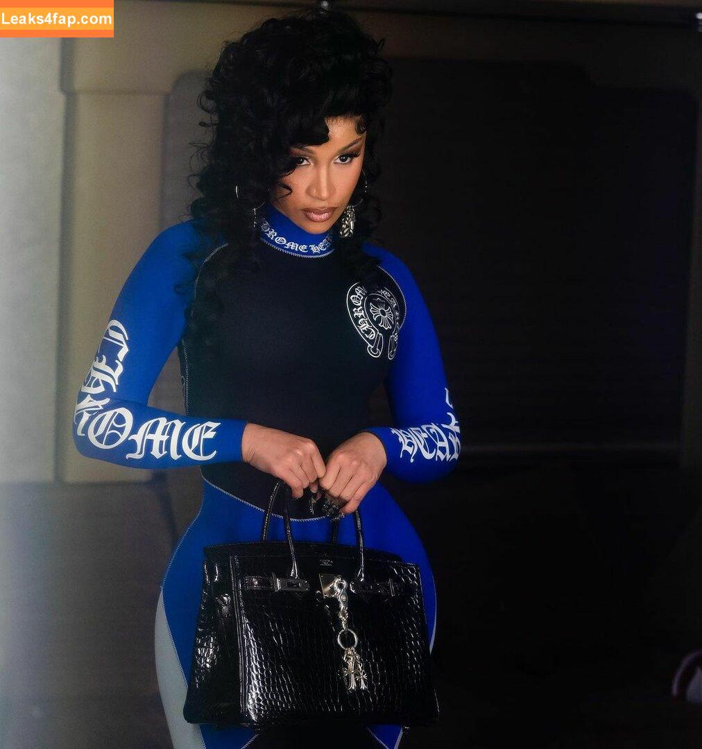 Cardi B / https: / iamcardib leaked photo photo #0210