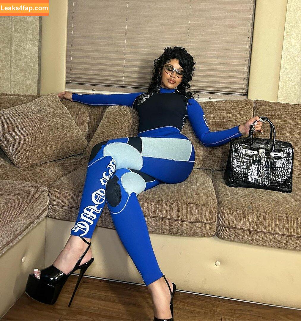 Cardi B / https: / iamcardib leaked photo photo #0214