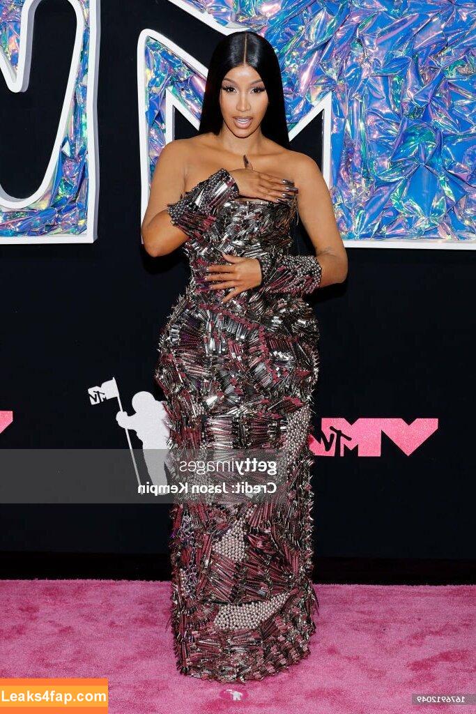 Cardi B / https: / iamcardib leaked photo photo #0222