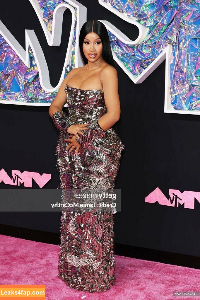 Cardi B / https: / iamcardib leaked photo photo #0225