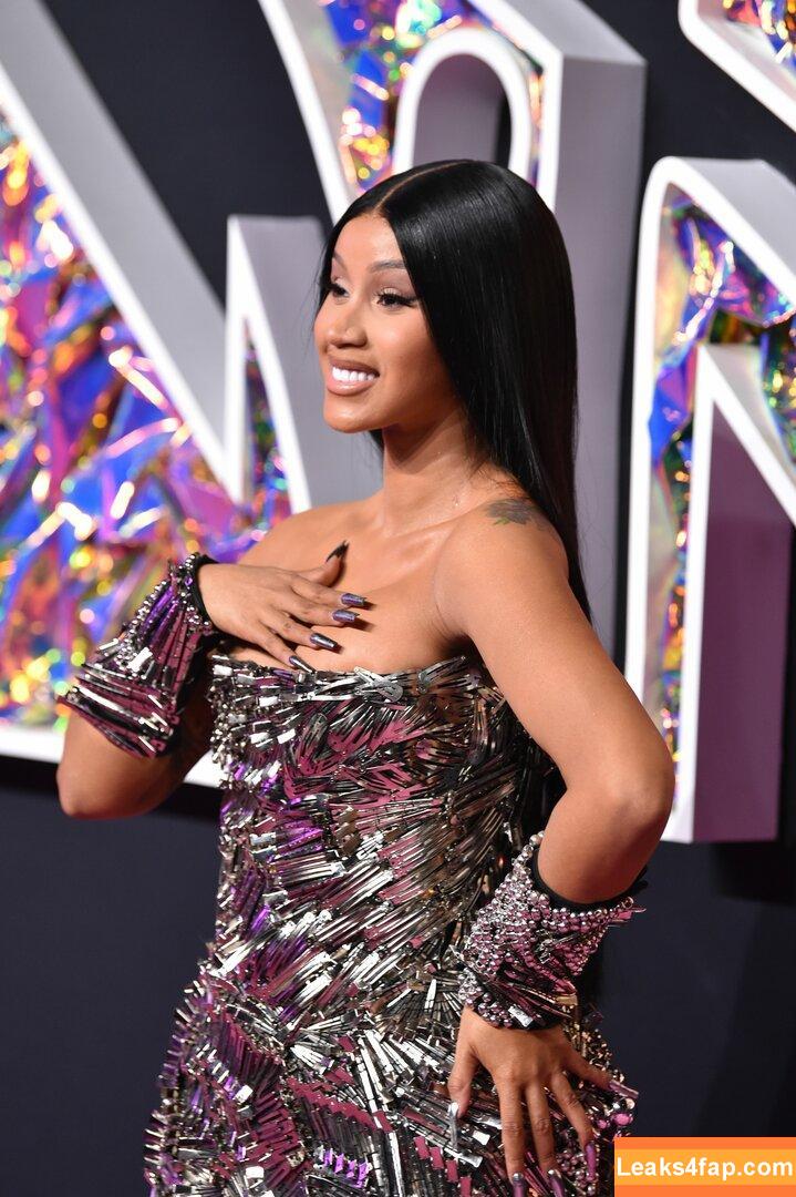 Cardi B / https: / iamcardib leaked photo photo #0236