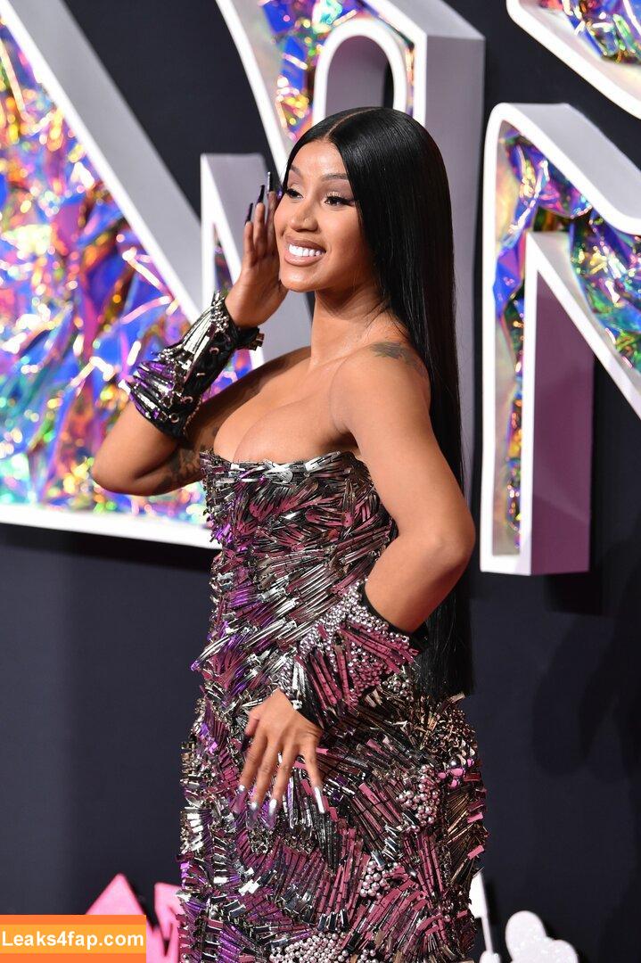 Cardi B / https: / iamcardib leaked photo photo #0237