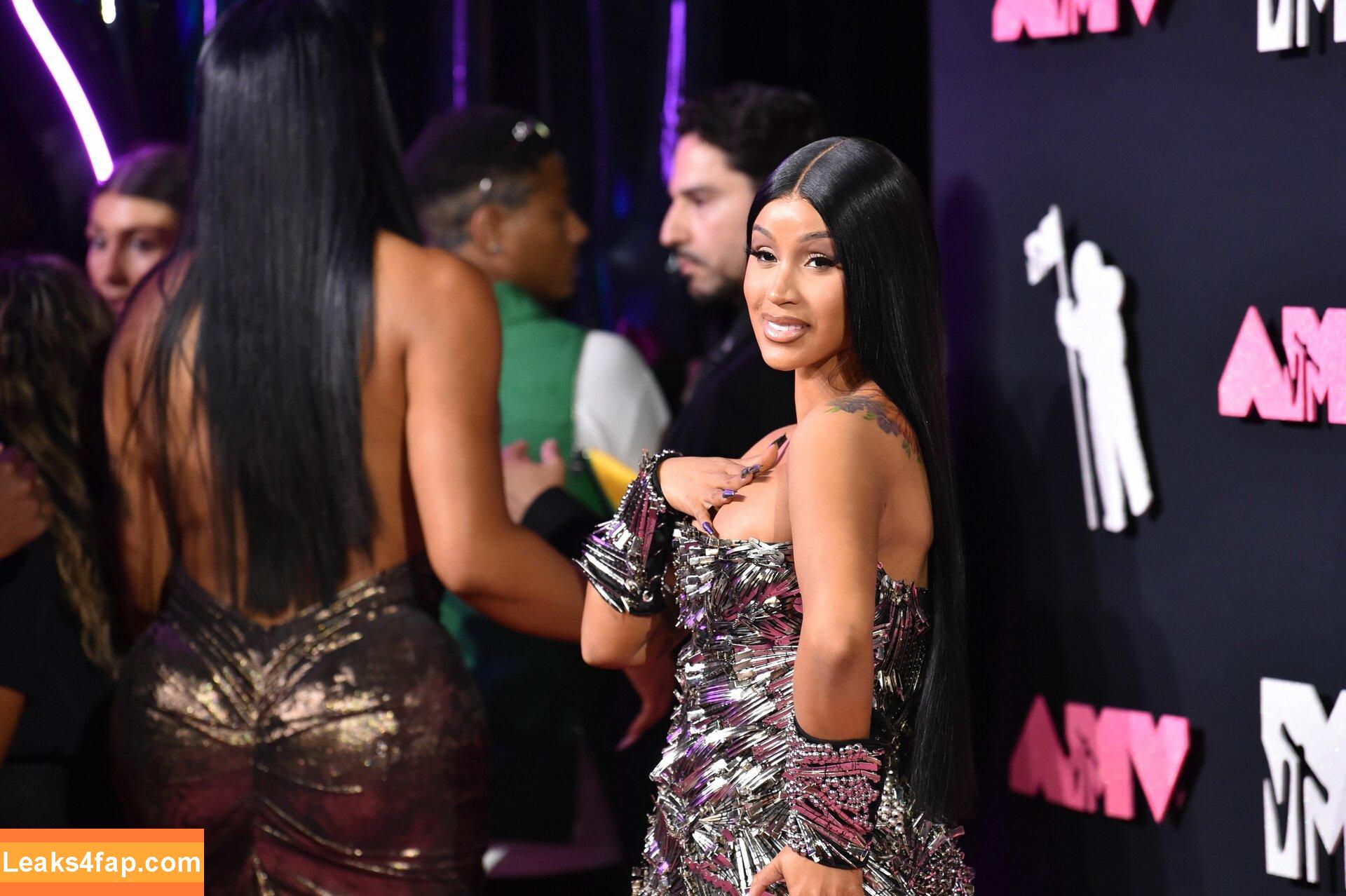 Cardi B / https: / iamcardib leaked photo photo #0240