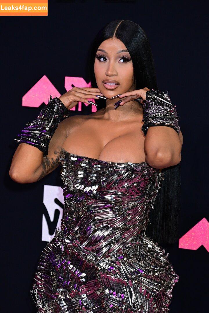 Cardi B / https: / iamcardib leaked photo photo #0241