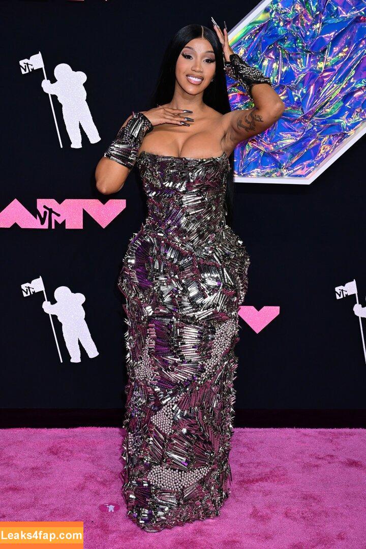 Cardi B / https: / iamcardib leaked photo photo #0242