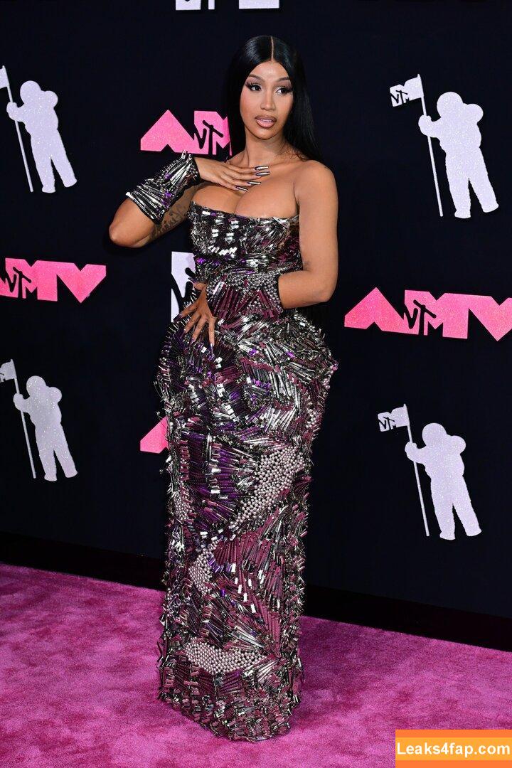 Cardi B / https: / iamcardib leaked photo photo #0244