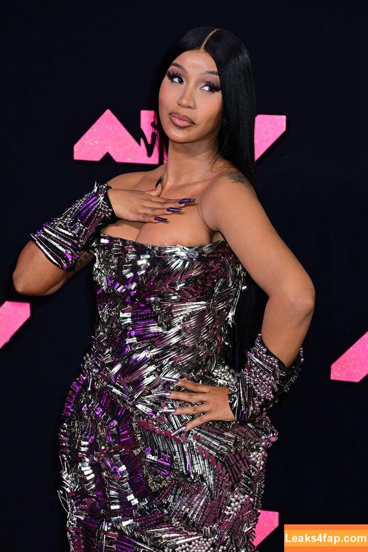 Cardi B / https: / iamcardib leaked photo photo #0246