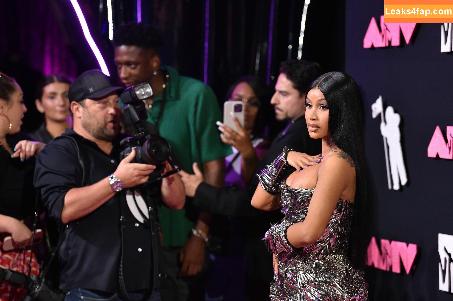 Cardi B / https: / iamcardib leaked photo photo #0256