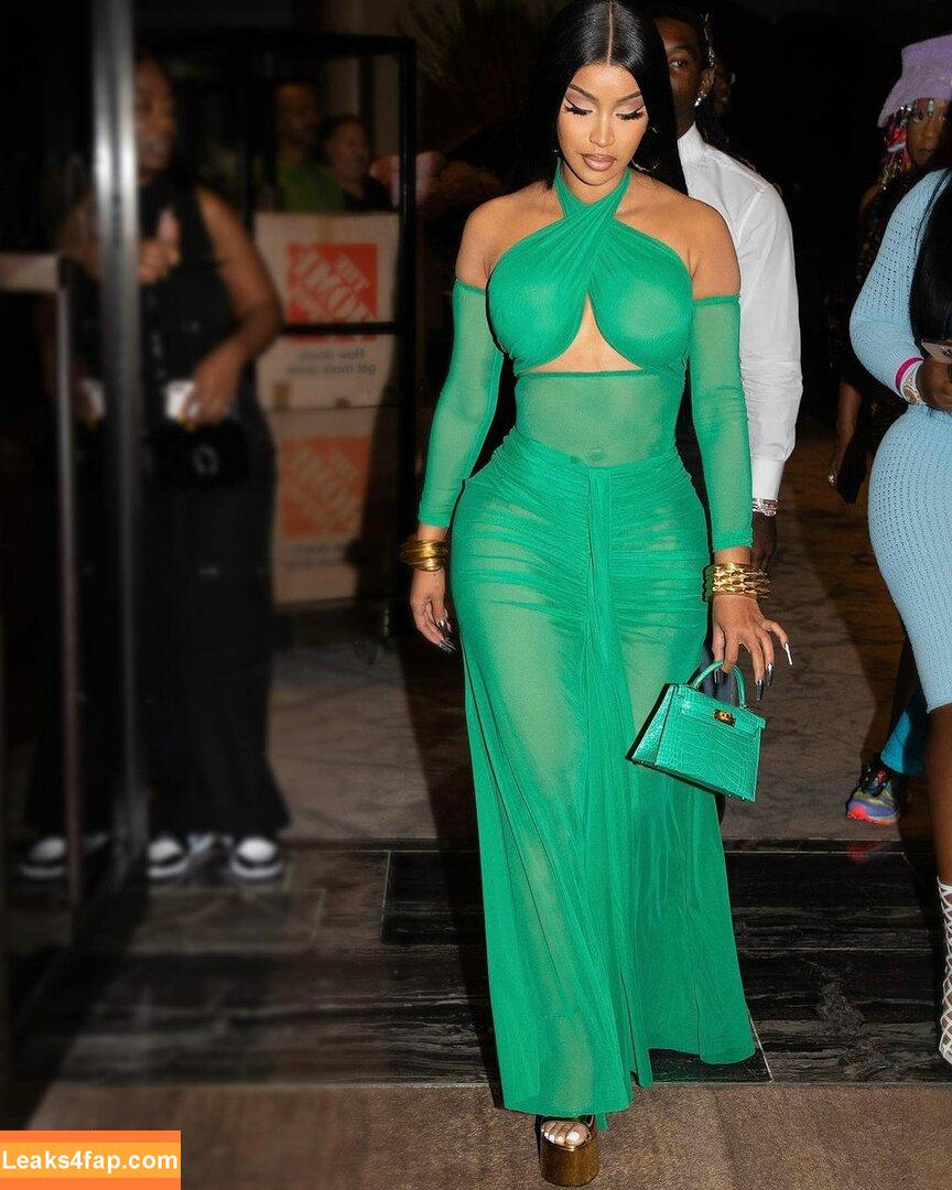 Cardi B / https: / iamcardib слитое фото фото #0267