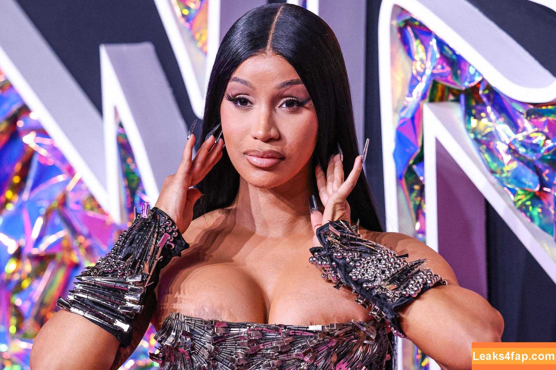 Cardi B / https: / iamcardib leaked photo photo #0272